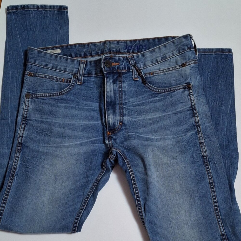 21.Calvin Klein Jeans Sculpted Slim